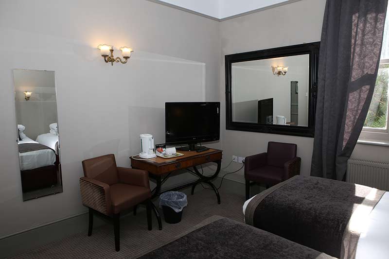 Ensuite Twin Room Wards Hotel