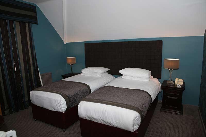 Twin Ensuite Room Wards Hotel